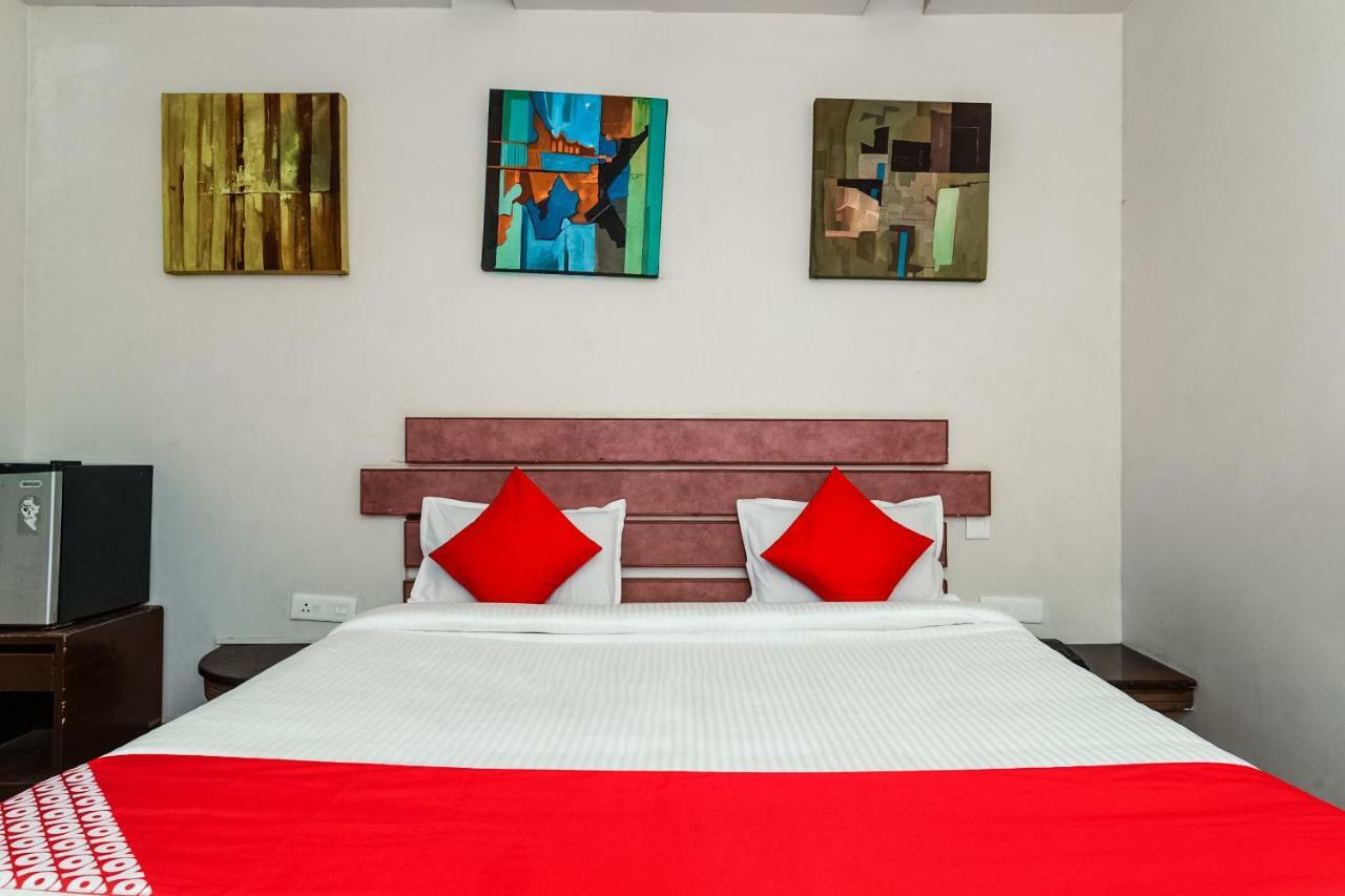 Oyo 28856 Manjeera Inn Visakhapatnam Exterior foto