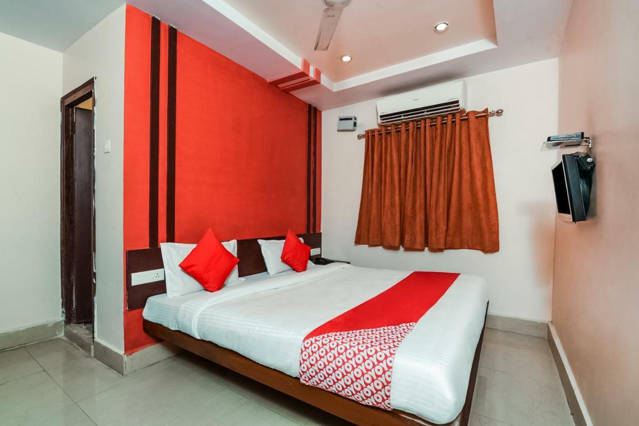 Oyo 28856 Manjeera Inn Visakhapatnam Exterior foto